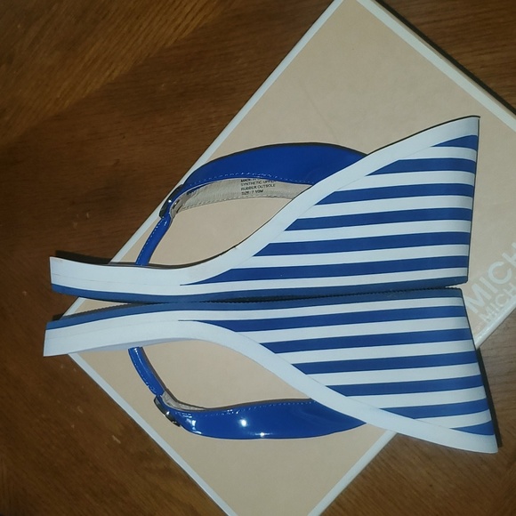 MICHAEL Michael Kors Cobalt Judy Wedge Thong Sandal Size 7.5 - Picture 8 of 12
